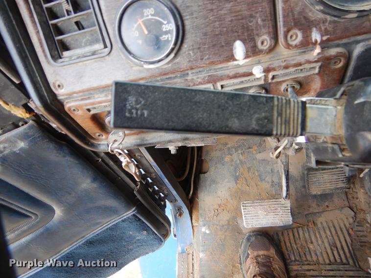 image for item EK9599 1991 Freightliner FLD dump truck