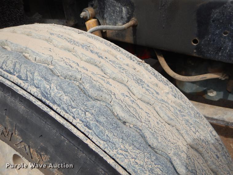 image for item EK9599 1991 Freightliner FLD dump truck