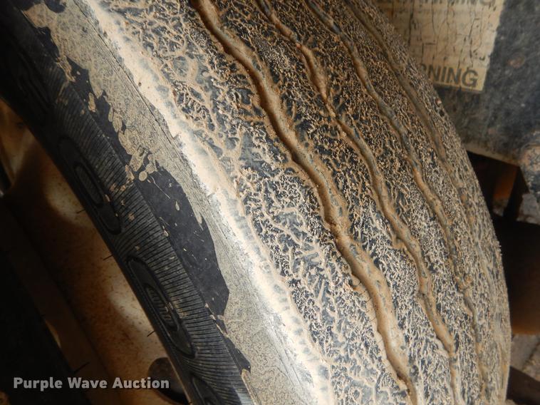 image for item EK9599 1991 Freightliner FLD dump truck