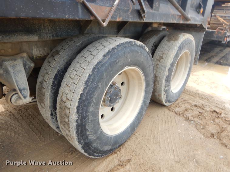 image for item EK9599 1991 Freightliner FLD dump truck