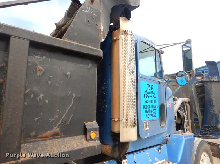 image for item EK9599 1991 Freightliner FLD dump truck