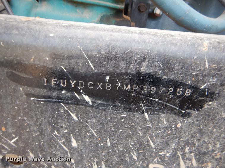 image for item EK9599 1991 Freightliner FLD dump truck