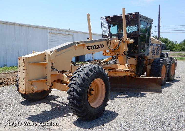 image for item EK9634 2002 Volvo G720 motor grader