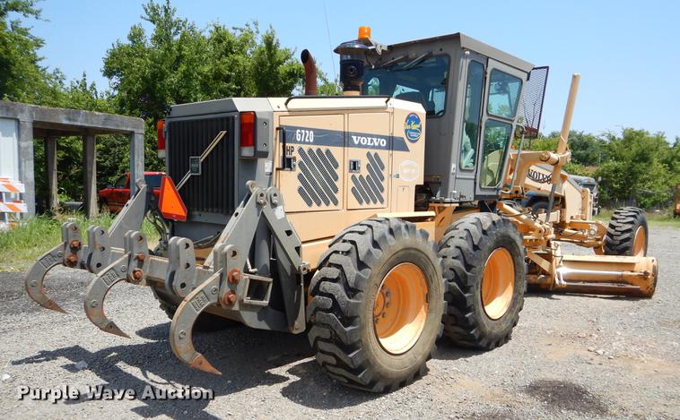 image for item EK9634 2002 Volvo G720 motor grader