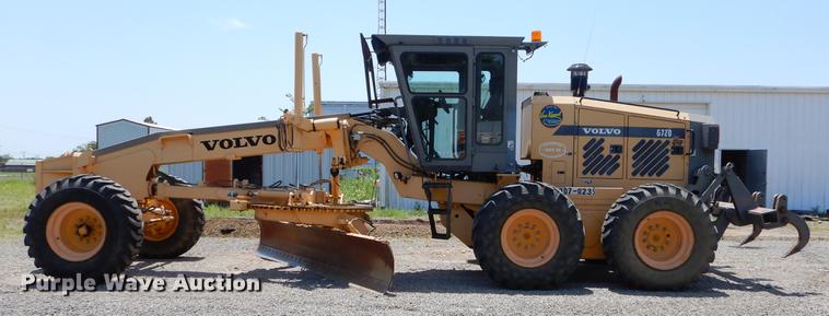 image for item EK9634 2002 Volvo G720 motor grader