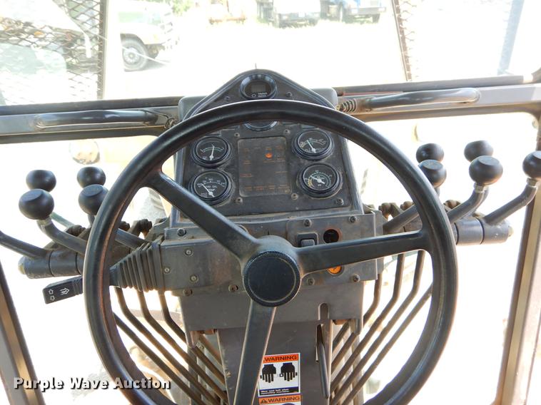 image for item EK9634 2002 Volvo G720 motor grader