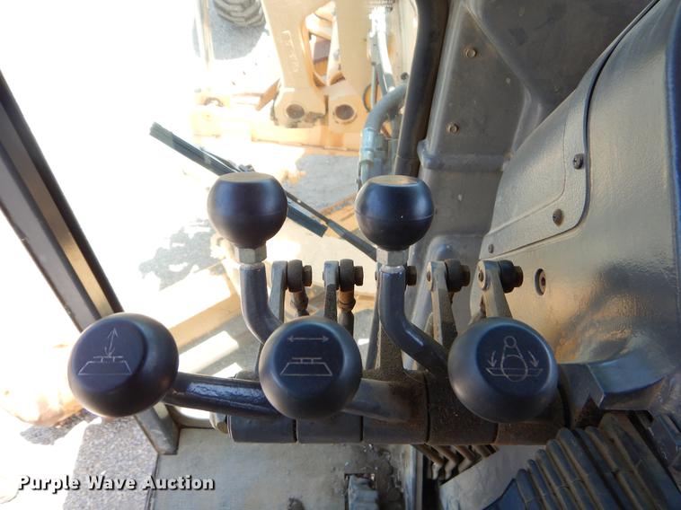 image for item EK9634 2002 Volvo G720 motor grader