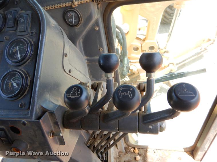 image for item EK9634 2002 Volvo G720 motor grader