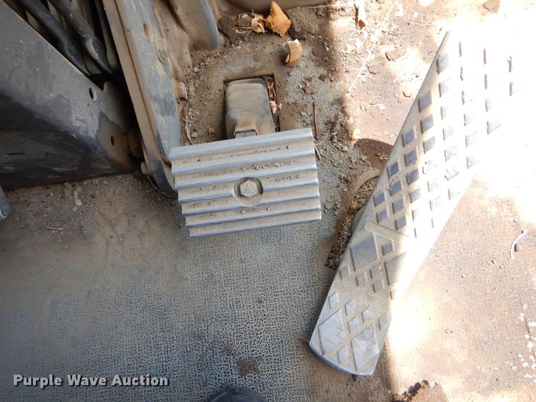 image for item EK9634 2002 Volvo G720 motor grader