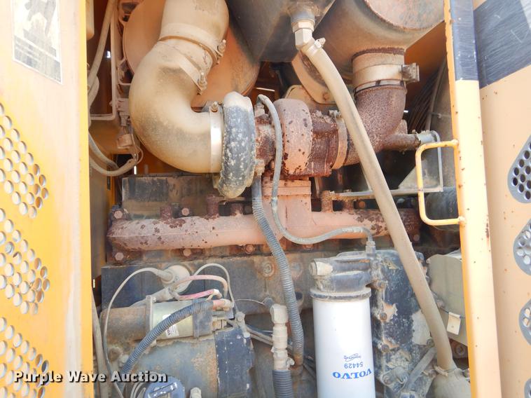 image for item EK9634 2002 Volvo G720 motor grader