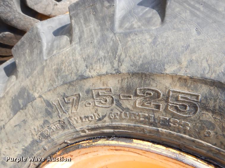 image for item EK9634 2002 Volvo G720 motor grader