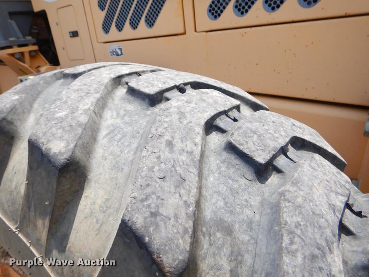 image for item EK9634 2002 Volvo G720 motor grader