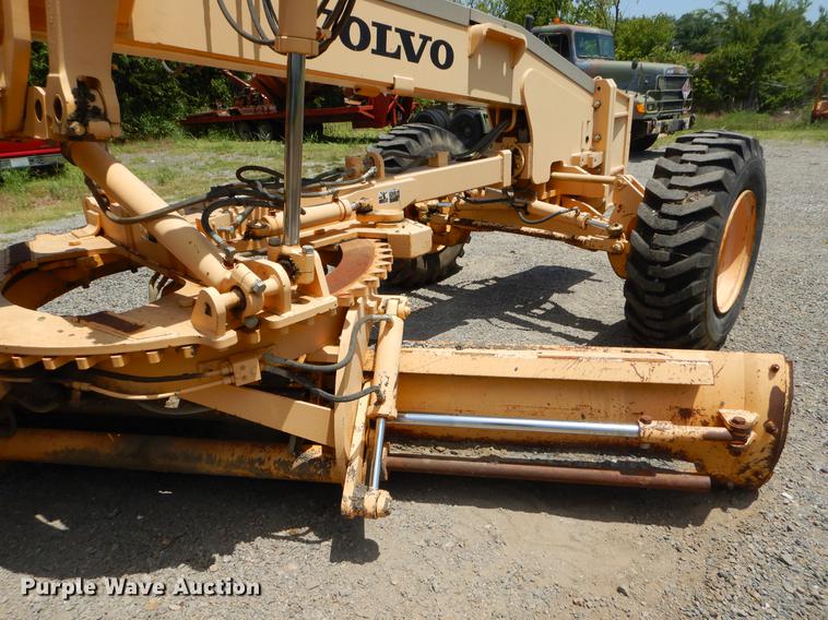 image for item EK9634 2002 Volvo G720 motor grader