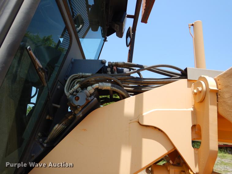 image for item EK9634 2002 Volvo G720 motor grader