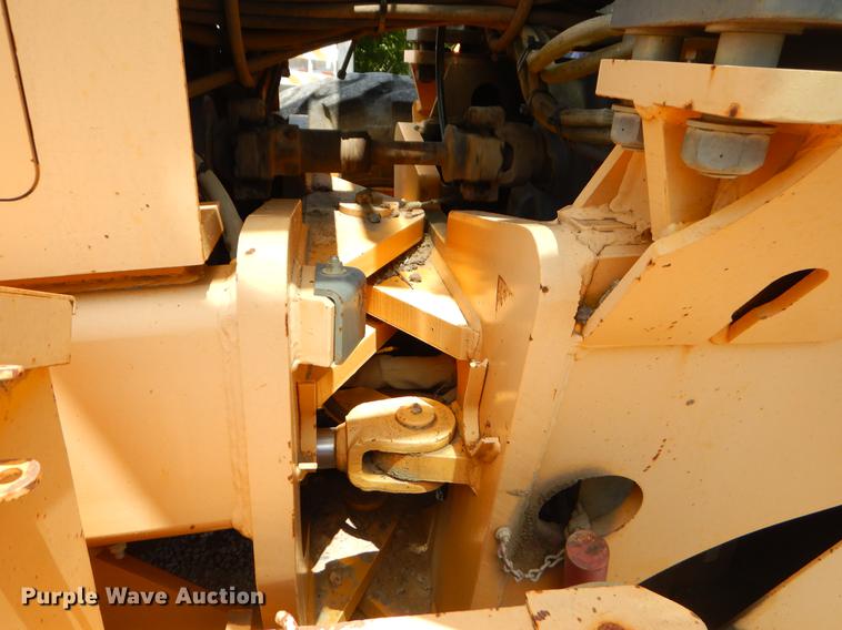 image for item EK9634 2002 Volvo G720 motor grader