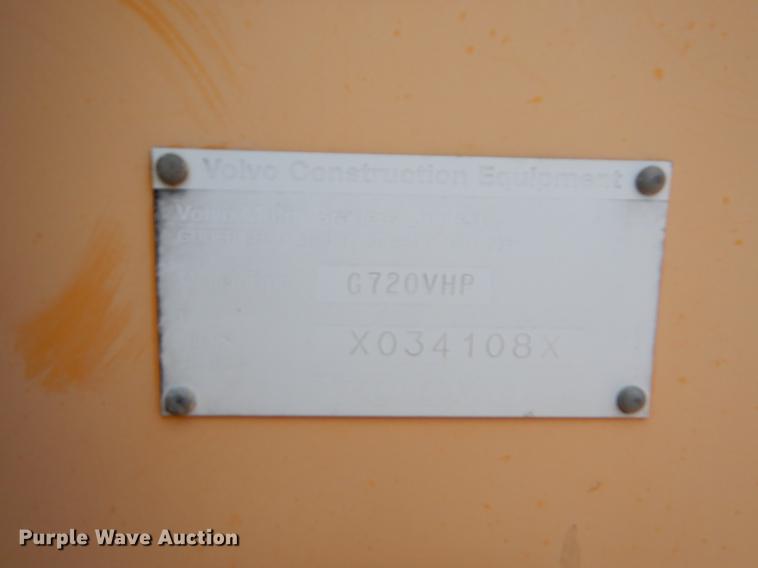 image for item EK9634 2002 Volvo G720 motor grader