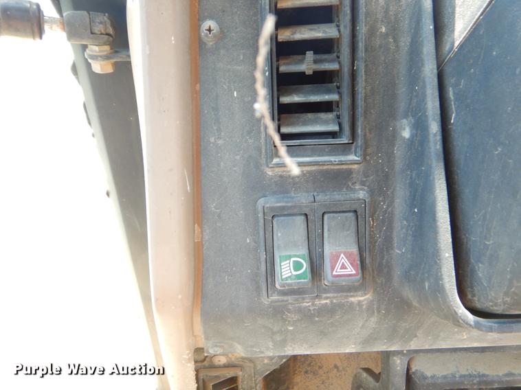 image for item EK9636 1995 Deere 310D backhoe