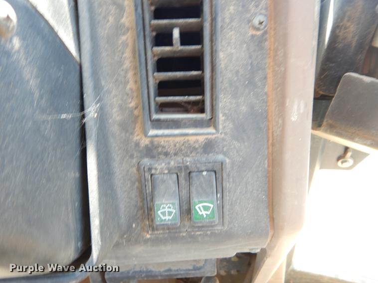 image for item EK9636 1995 Deere 310D backhoe