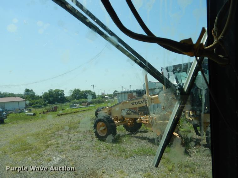 image for item EK9636 1995 Deere 310D backhoe