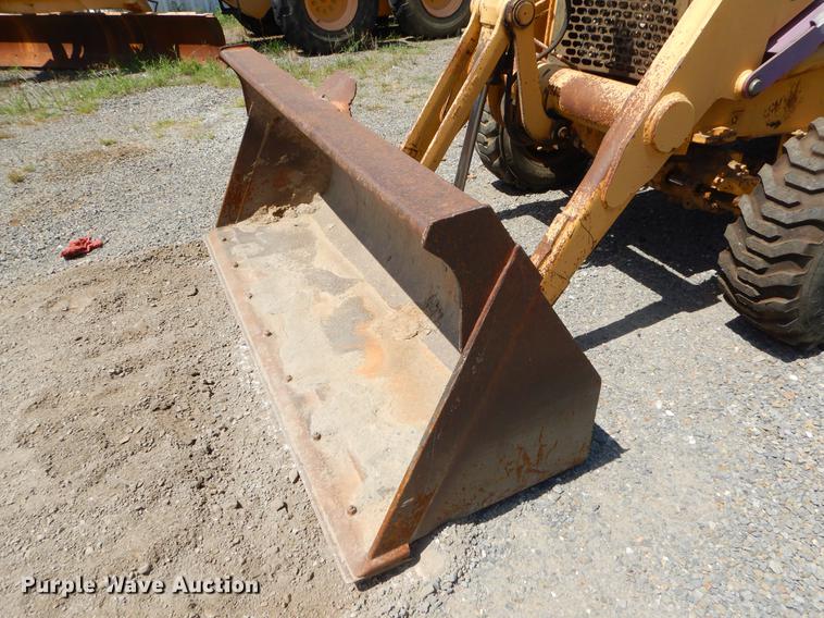 image for item EK9636 1995 Deere 310D backhoe