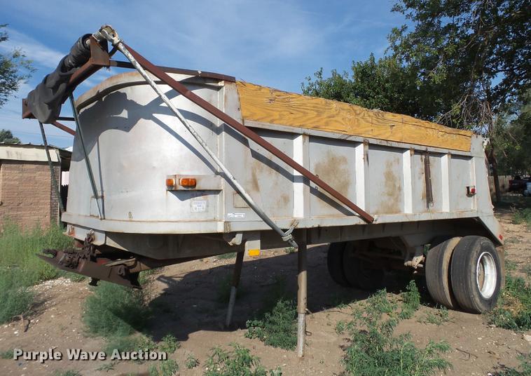 image for item EN9601 1975 Lufkin end dump trailer