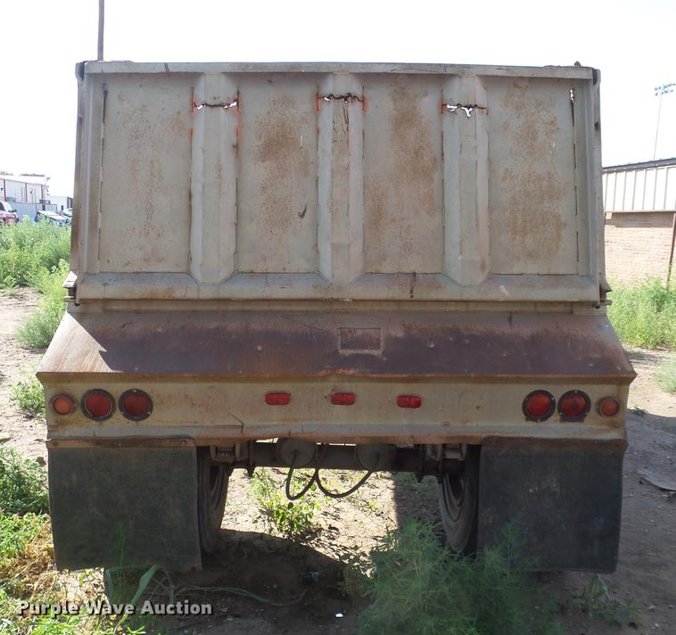 image for item EN9601 1975 Lufkin end dump trailer