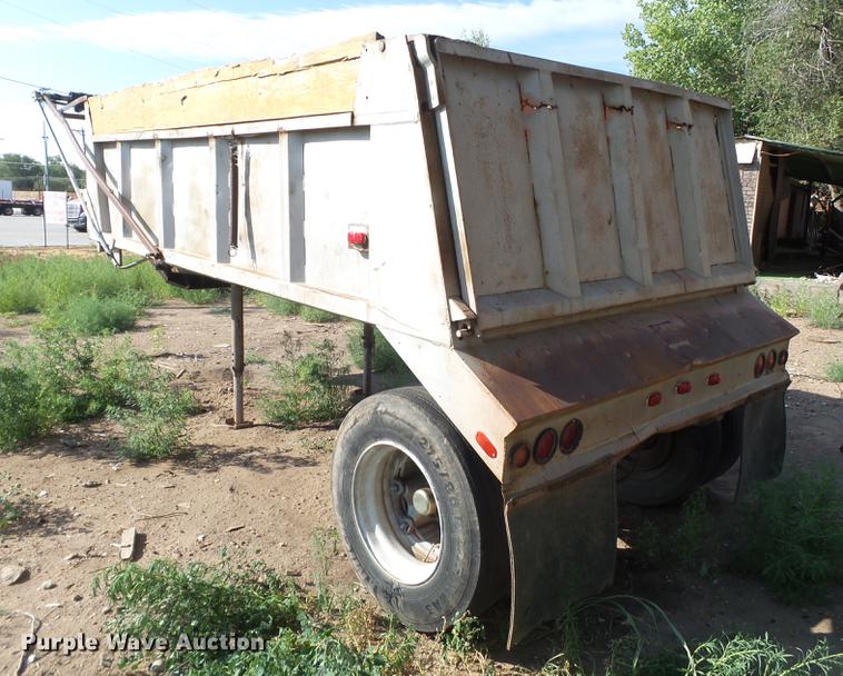 image for item EN9601 1975 Lufkin end dump trailer