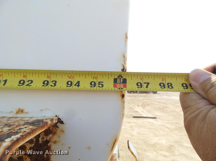 image for item EN9617 1990 International 8100 tank truck