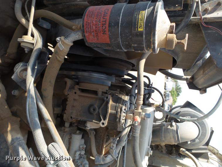 image for item EN9617 1990 International 8100 tank truck