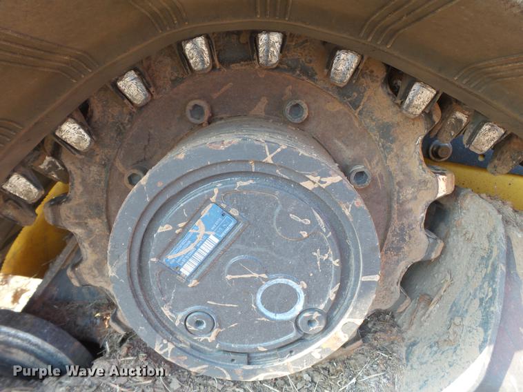 image for item EN9621 2015 New Holland C238 skid steer