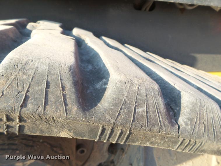 image for item EN9621 2015 New Holland C238 skid steer