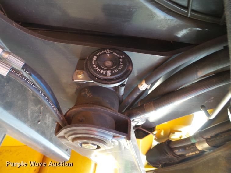 image for item EN9621 2015 New Holland C238 skid steer