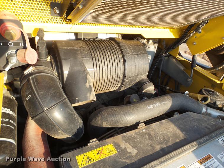 image for item EN9621 2015 New Holland C238 skid steer