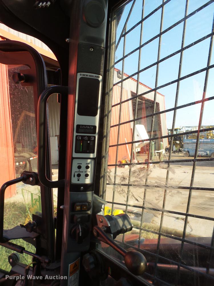 image for item EN9621 2015 New Holland C238 skid steer