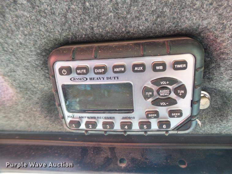 image for item EN9621 2015 New Holland C238 skid steer