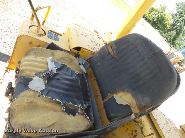 image for item EV9000 1991 John Deere 750B LT dozer