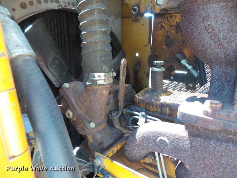 image for item EV9000 1991 John Deere 750B LT dozer