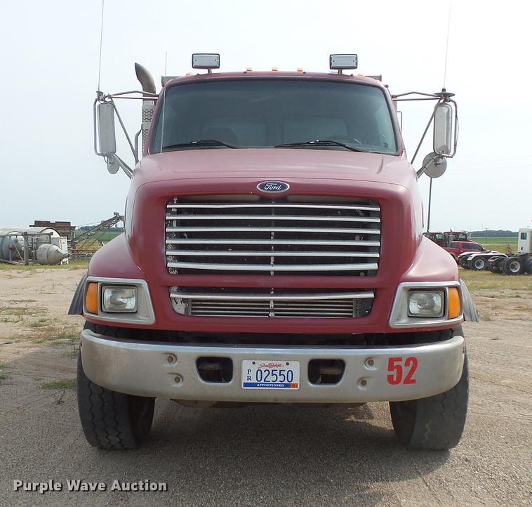 image for item EV9206 1998 Ford LT9513 dump truck