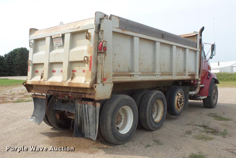 image for item EV9206 1998 Ford LT9513 dump truck