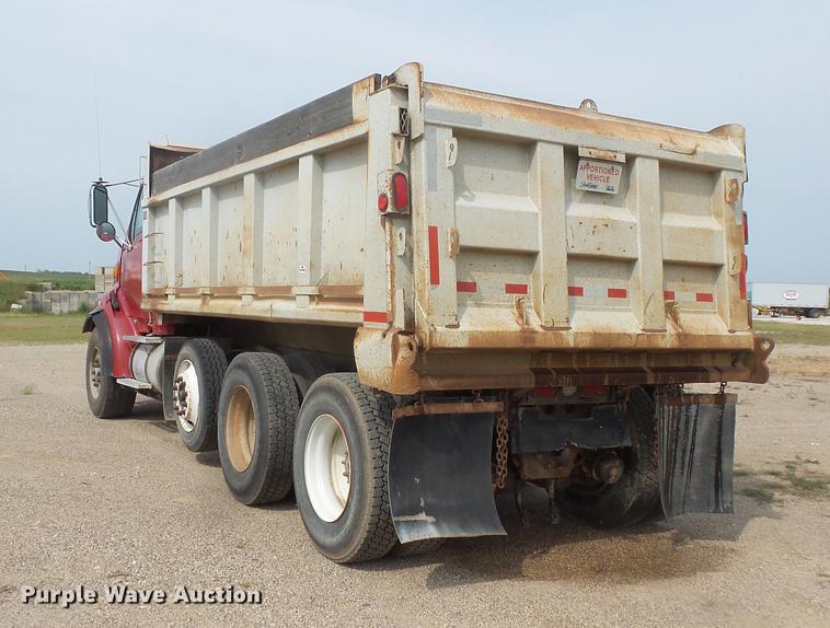 image for item EV9206 1998 Ford LT9513 dump truck