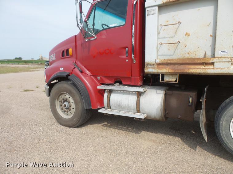 image for item EV9206 1998 Ford LT9513 dump truck