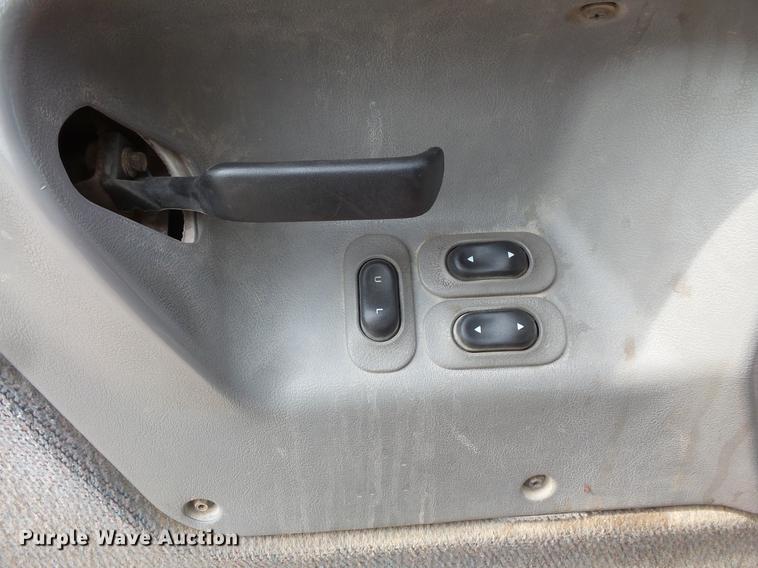 image for item EV9206 1998 Ford LT9513 dump truck