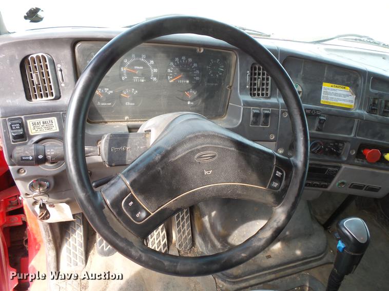 image for item EV9206 1998 Ford LT9513 dump truck