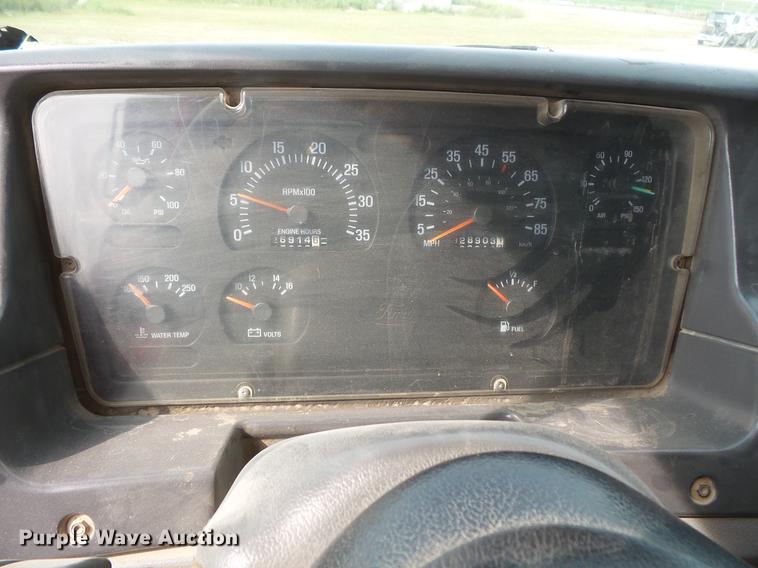 image for item EV9206 1998 Ford LT9513 dump truck