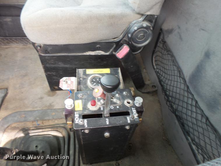 image for item EV9206 1998 Ford LT9513 dump truck