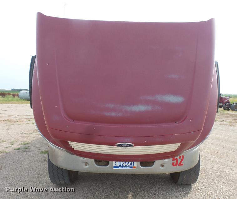 image for item EV9206 1998 Ford LT9513 dump truck