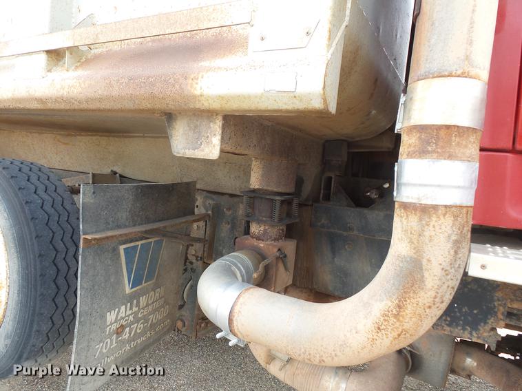 image for item EV9206 1998 Ford LT9513 dump truck