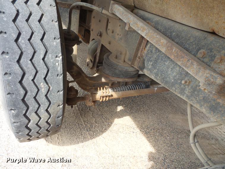 image for item EV9206 1998 Ford LT9513 dump truck