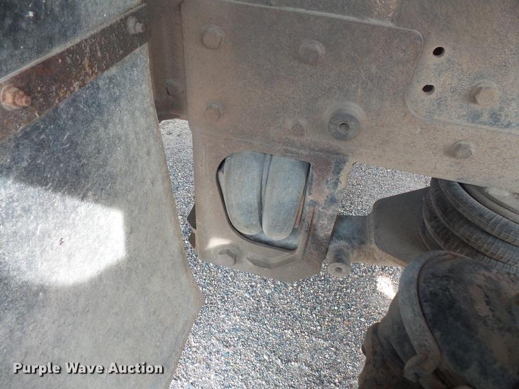 image for item EV9206 1998 Ford LT9513 dump truck