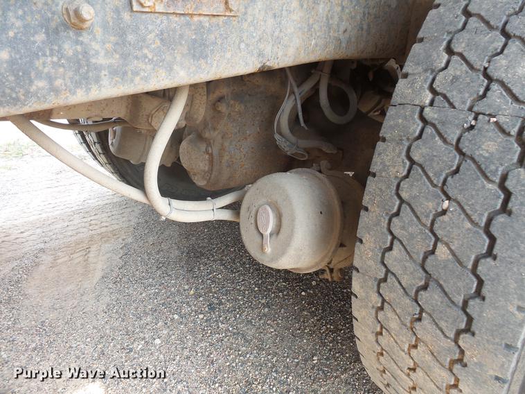 image for item EV9206 1998 Ford LT9513 dump truck